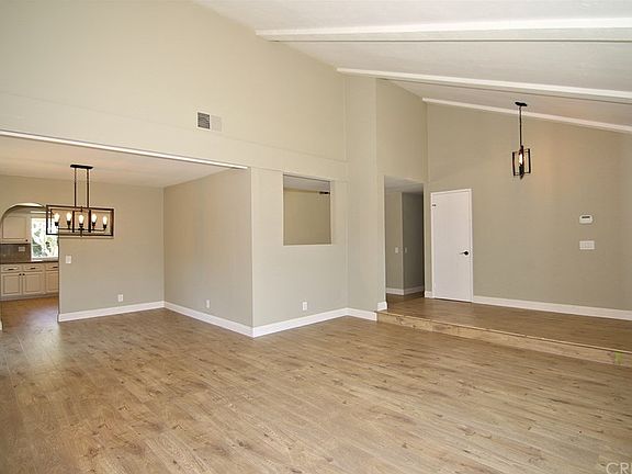 4th image of 28831 Timberlane St