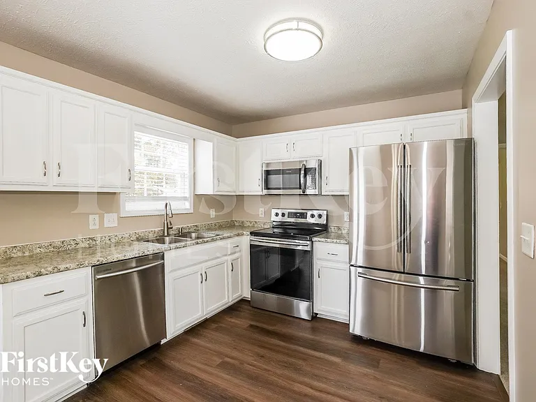 3508 Clover Hill Dr — Photo 8