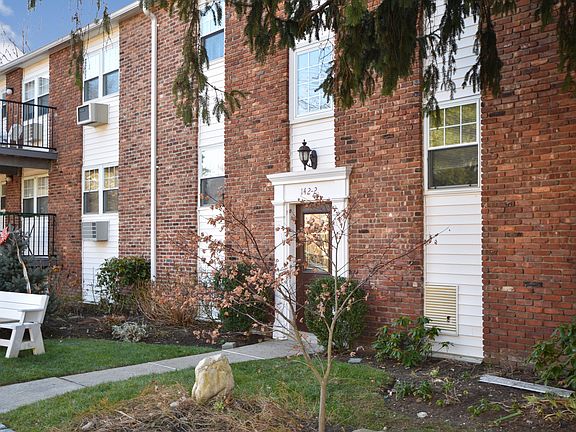 2nd image of 142 Church St APT 2C