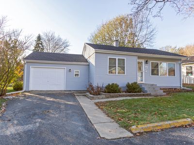 1415 Adams St, Lake In The Hills, IL, 60156