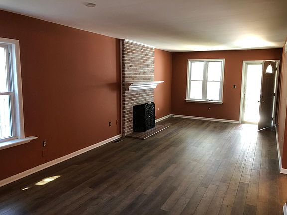 2nd image of 745 Trenton Ct