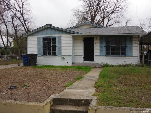 1410 Merida St, San Antonio, TX 78207