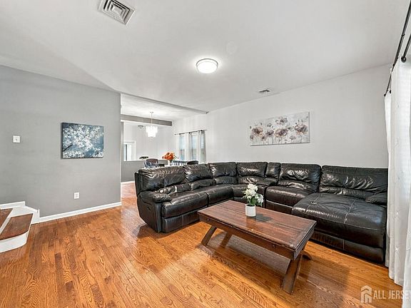 2nd image of 134 Atlantic St