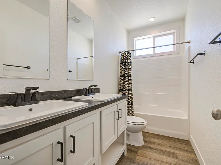 4057 N Solar St — Photo 40