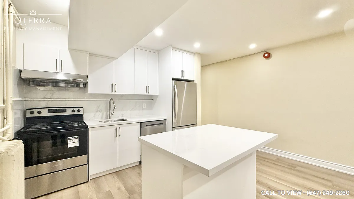 Building Photo - 157 Wychwood Ave #1