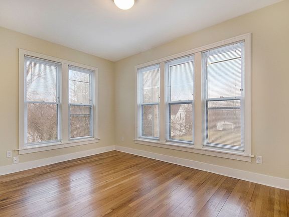5th image of 220 Eastern Ave SE APT 11