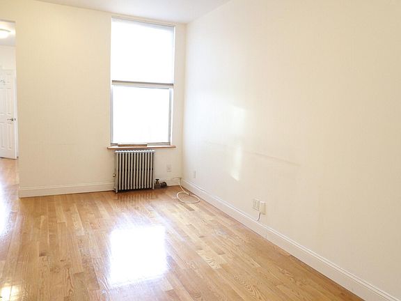 4th image of 516 Woodward Ave #2