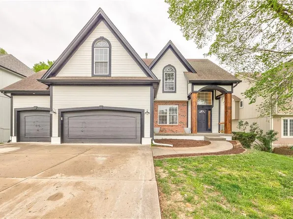 1172 White Oak Ln, Liberty, MO 64068