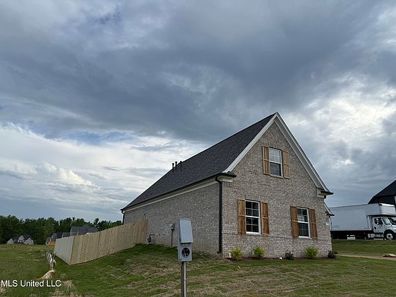 3rd image of 2519 Beauvoir Dr