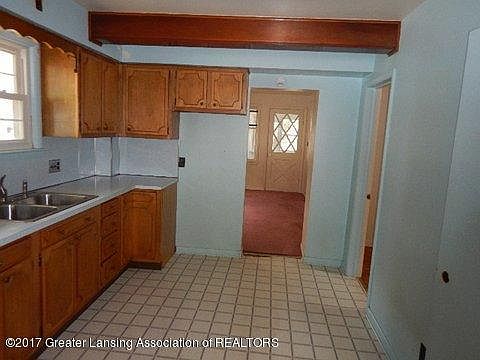 3rd image of 1407 W Mount Hope Ave