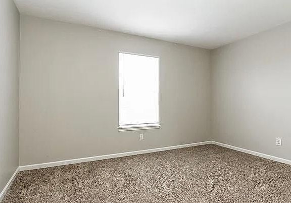 4th image of 281201 Dawnlake Dr