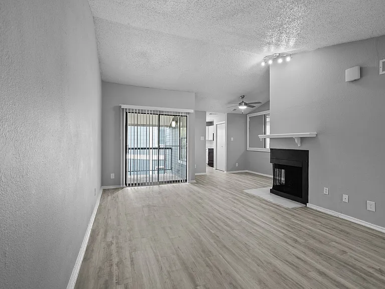 The Azul Apartments — Photo 40