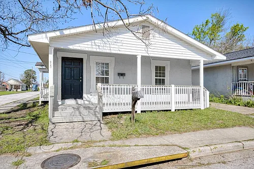953 Hopkins St Photo 1
