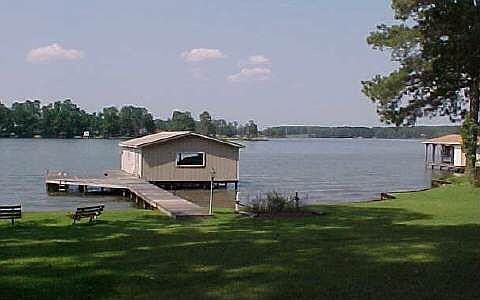2nd image of 162 Sandy Beach Rd NE
