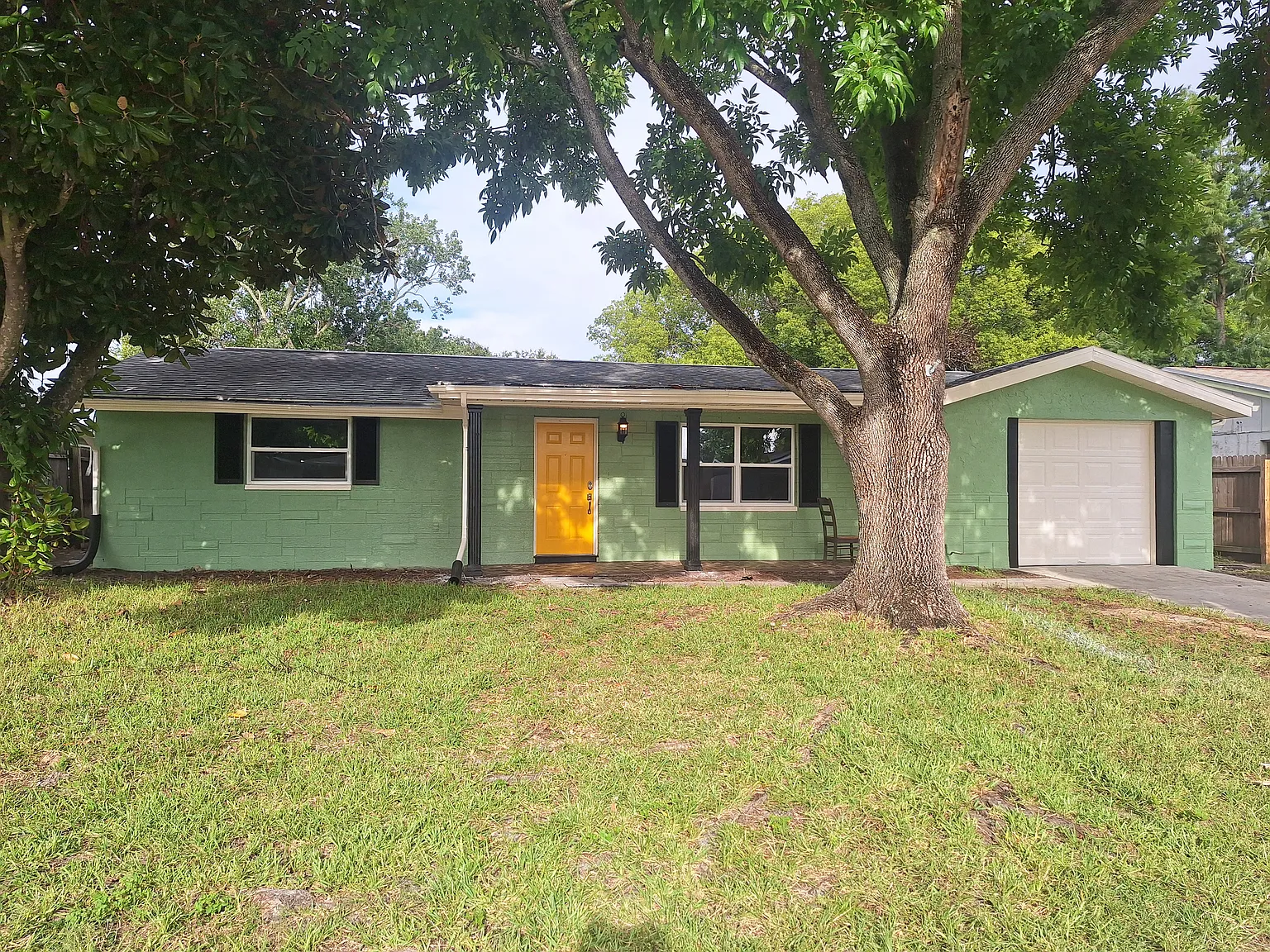 1 bed, 1.0 bath, 182 sqft, $775 — Photo 1