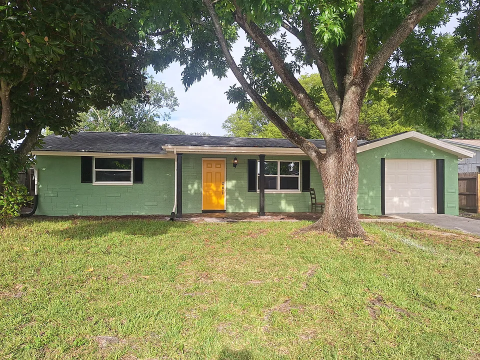 8752 Goshen Ln