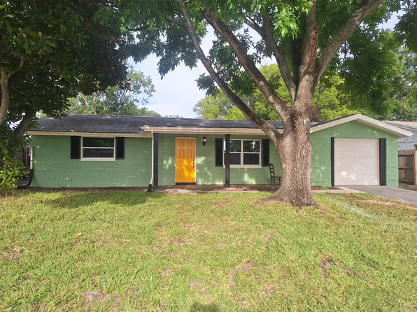 8752 Goshen Ln, Port Richey, FL 34668