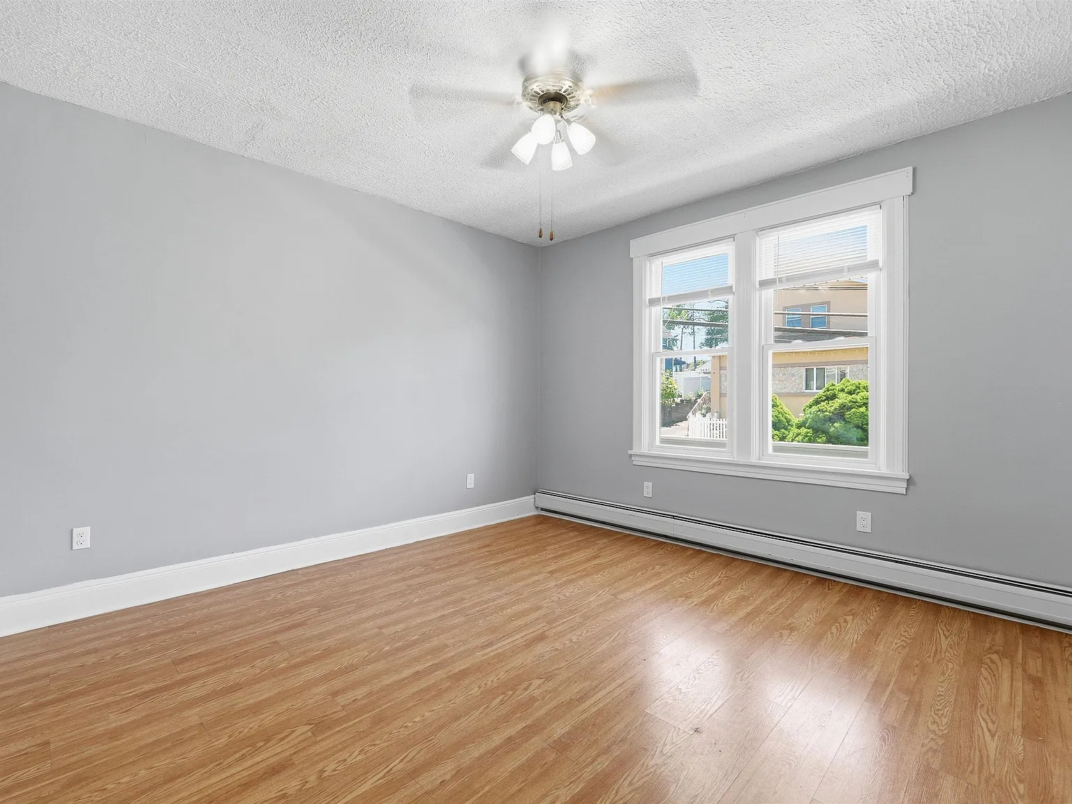 3 bed, 1.0 bath, $3,300 — Photo 2
