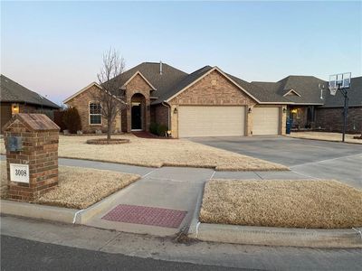 3008 Brookstone Lakes Dr, Yukon, OK, 73099