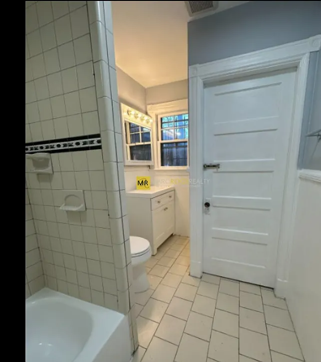 2 bed, 9999 sqft, $2,600 — Photo 4