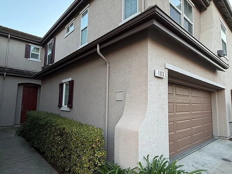 103 Monet Ln — Photo 2