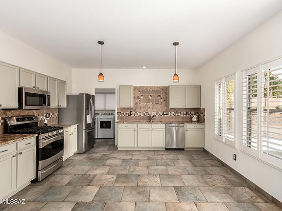 4th image of 10176 N Nine Iron Dr