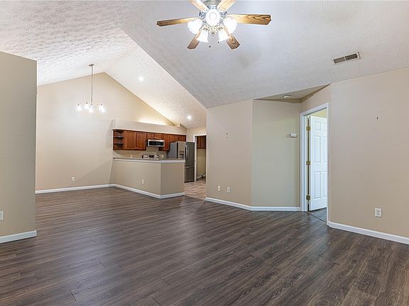 4th image of 183 Villa Pointe Dr