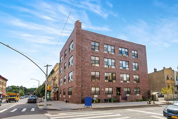 Rented by EXR | media 18