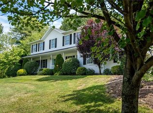 300 N Keel Ridge Rd, Hermitage, PA 16148