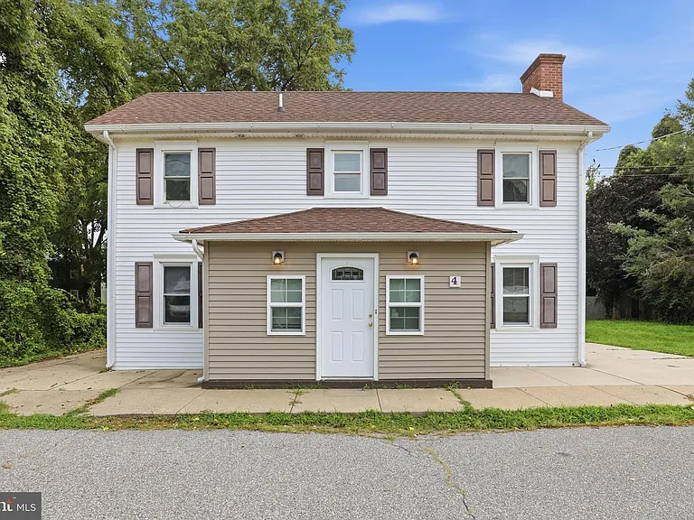 4 Thorn St — Photo 3