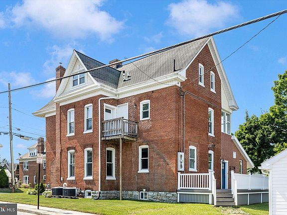 4th image of 140 N Grant St