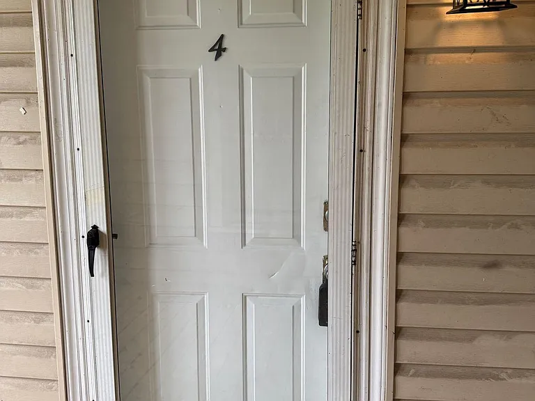 216 College St #4 — Photo 3