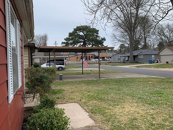 You can see Caldwell Elementary from front yard.