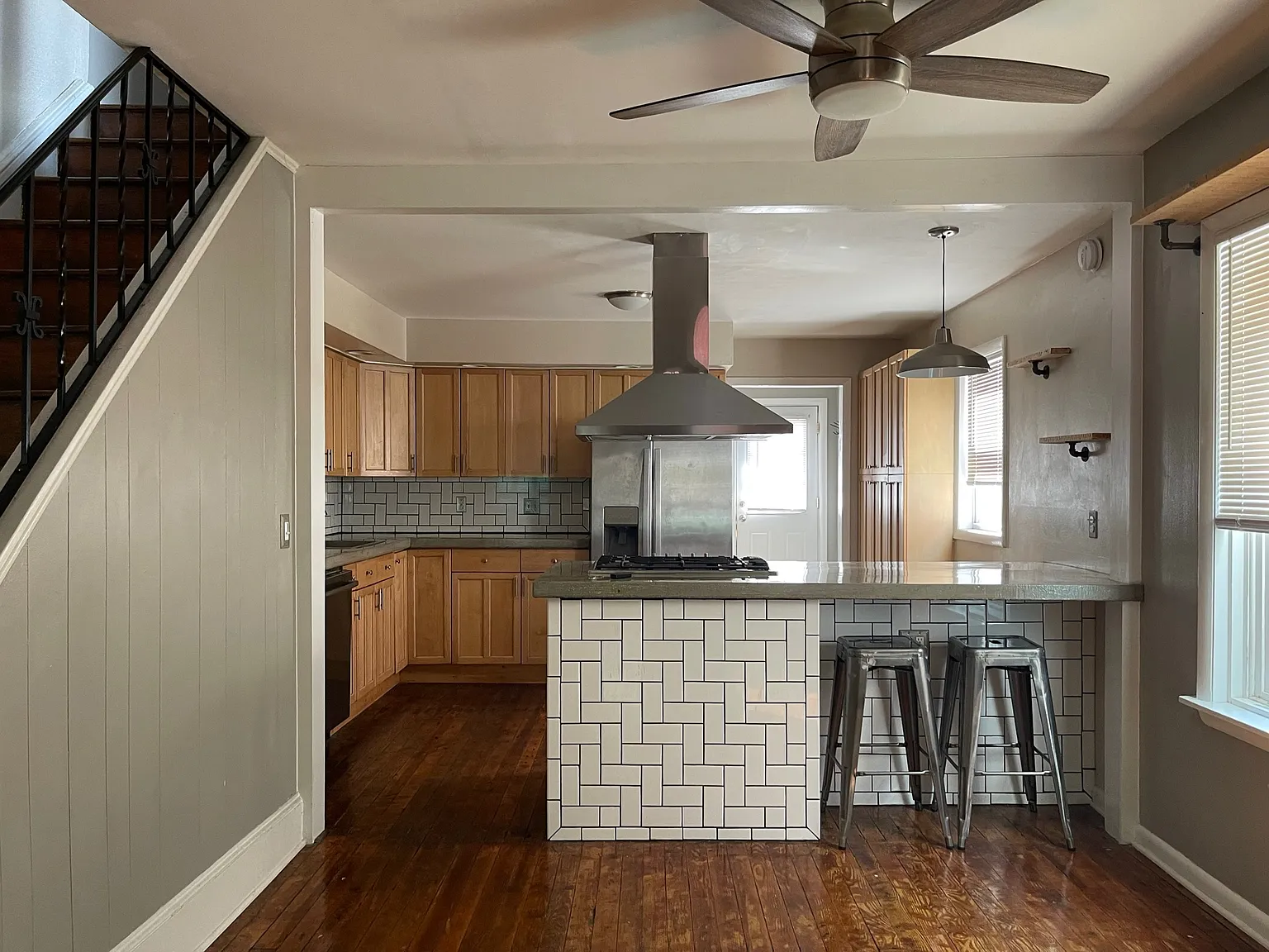 3 bed, 1.5 bath, 1092 sqft, $3,000 — Photo 2