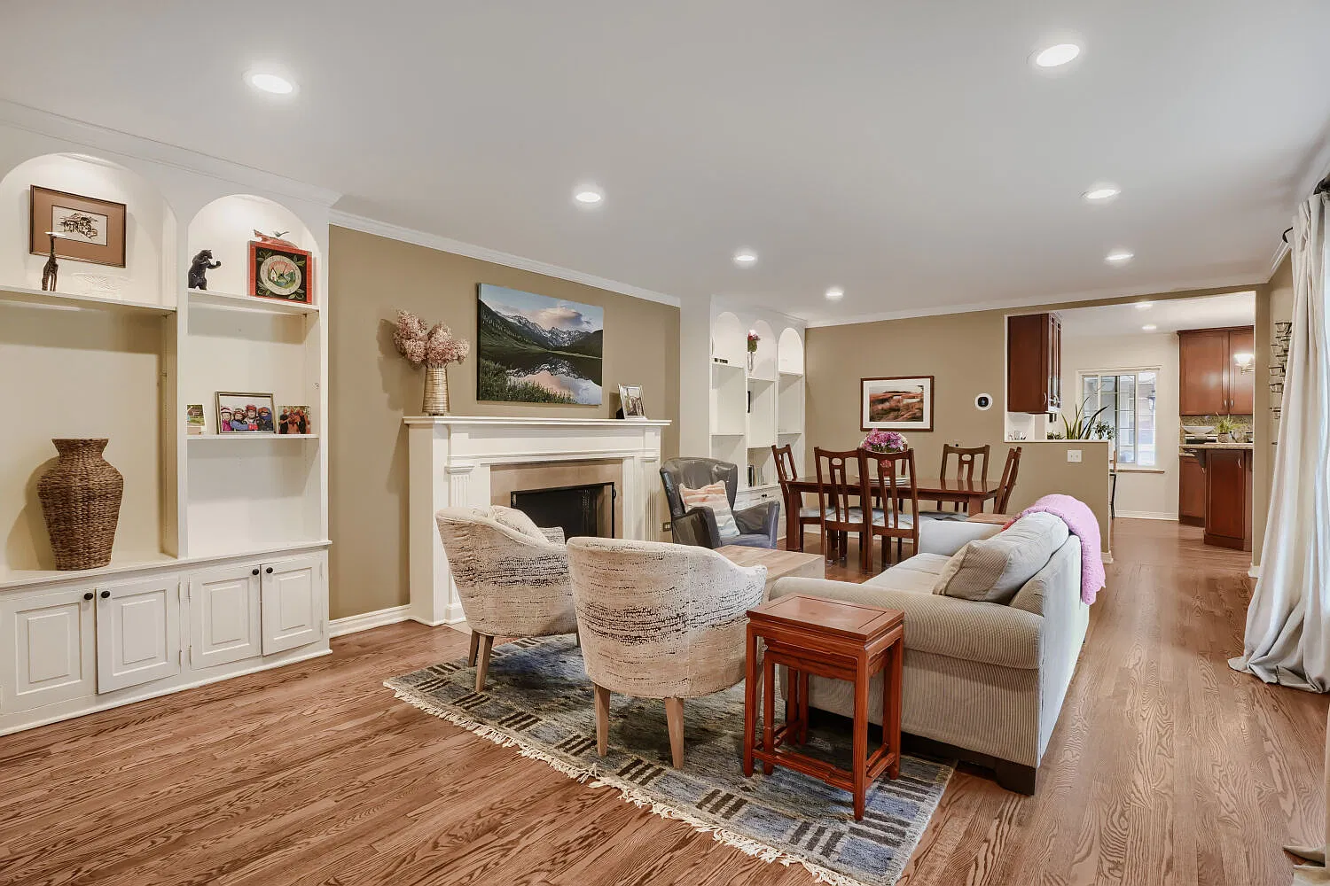 4 bed, 2886 sqft, $5,000 — Photo 3