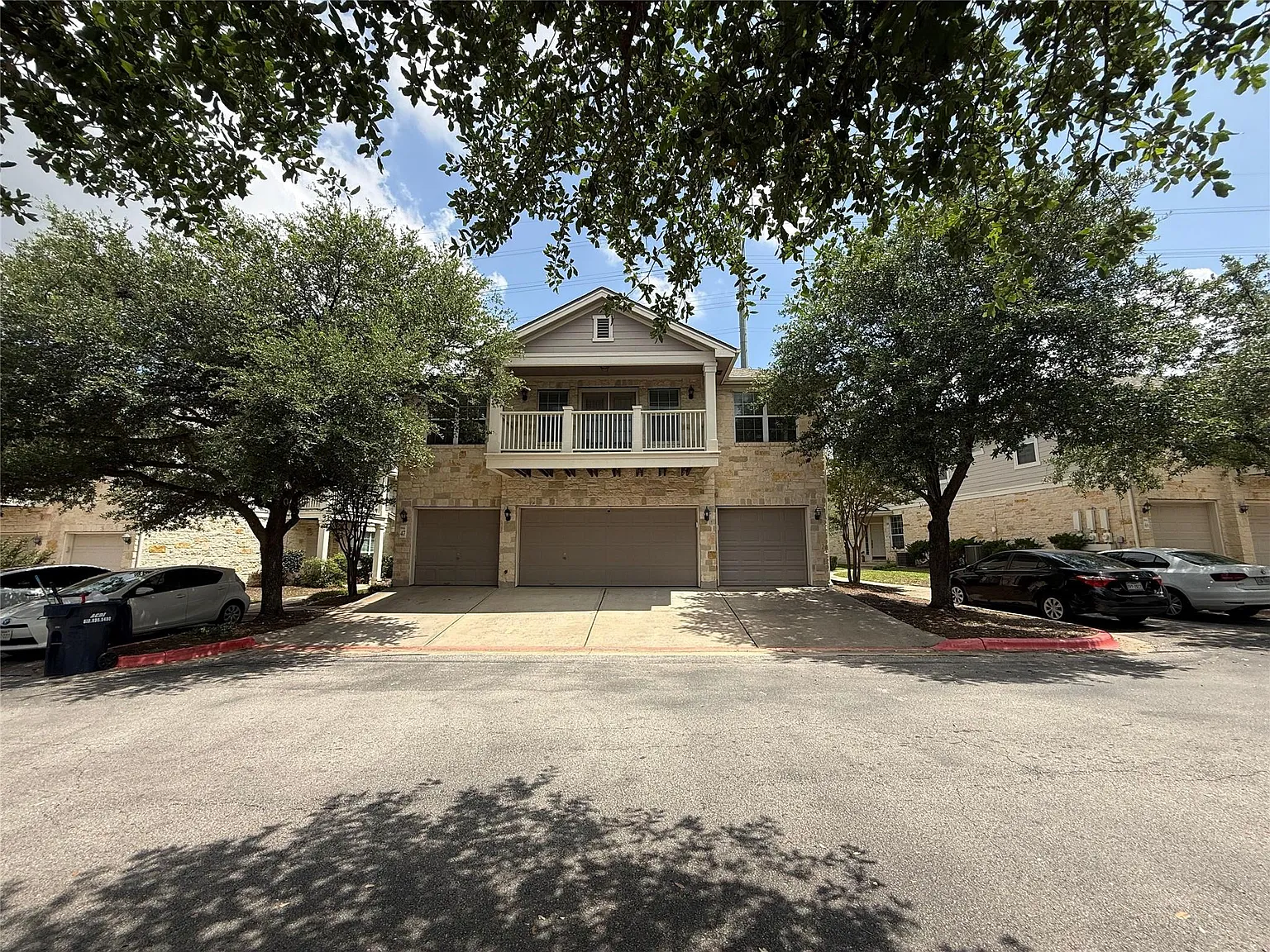 2 bed, 2.0 bath, 1089 sqft, $1,750 — Photo 1