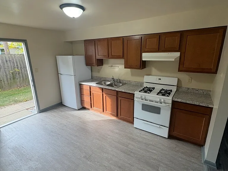 201 W Palmer St — Photo 3