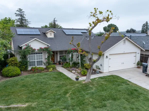 375 E Hollow Way, Dinuba, CA 93618