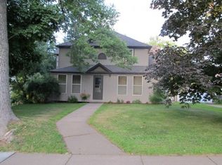 170 S Chestnut St, Ellsworth, WI 54011