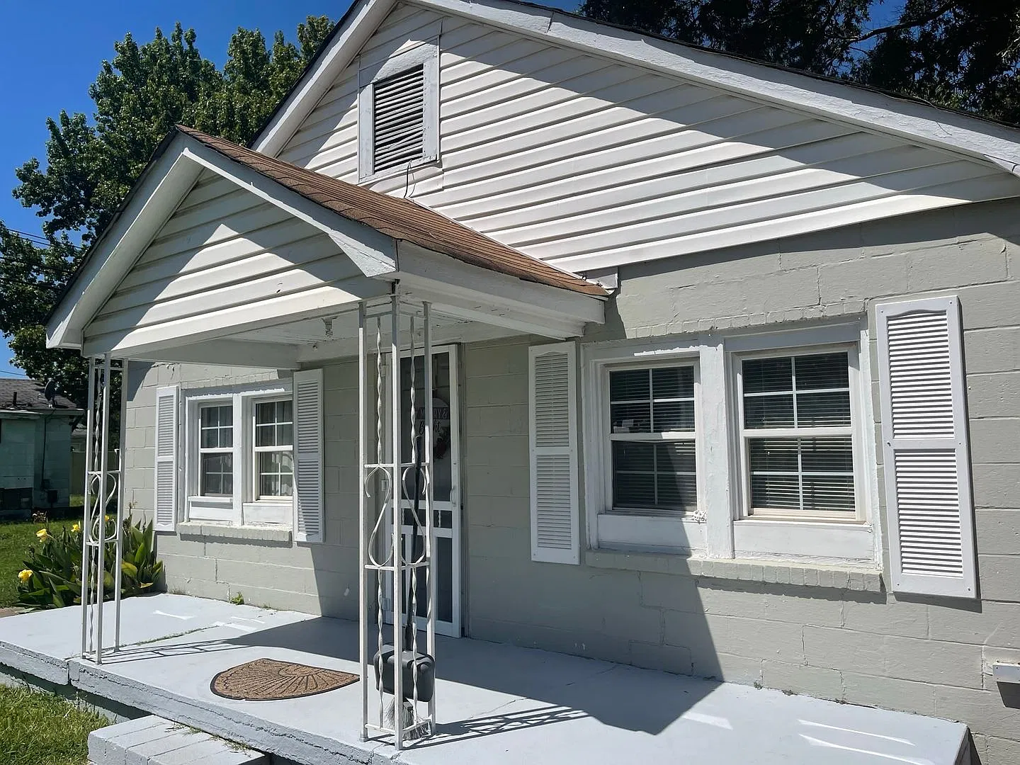 3-Bedroom Home with Spacious Yard & Water/Sewer Included! — Photo 2