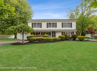 23 Chaucer Rd, Manalapan, NJ 07726