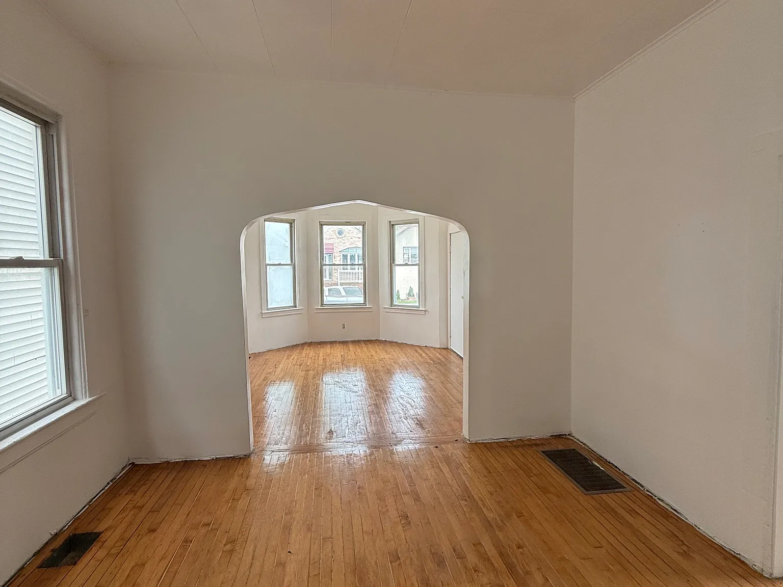 2 bed, 900 sqft, $1,825 — Photo 2