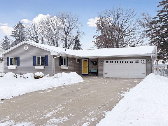 2nd image of 1297 Pinewood Dr