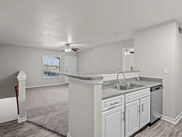 Echo Station Apartments — Photo 8