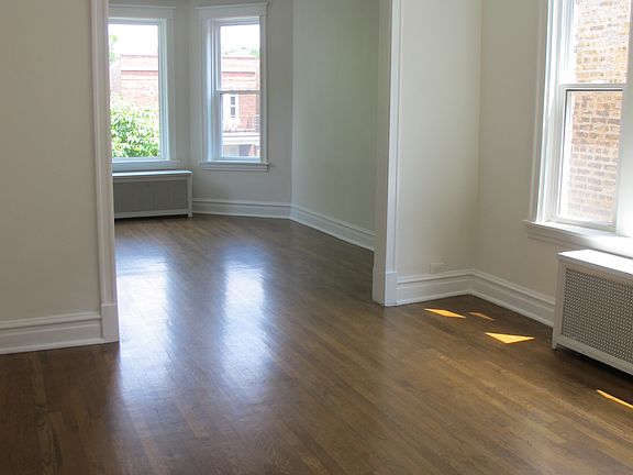 4th image of 4838 N Claremont Ave #2