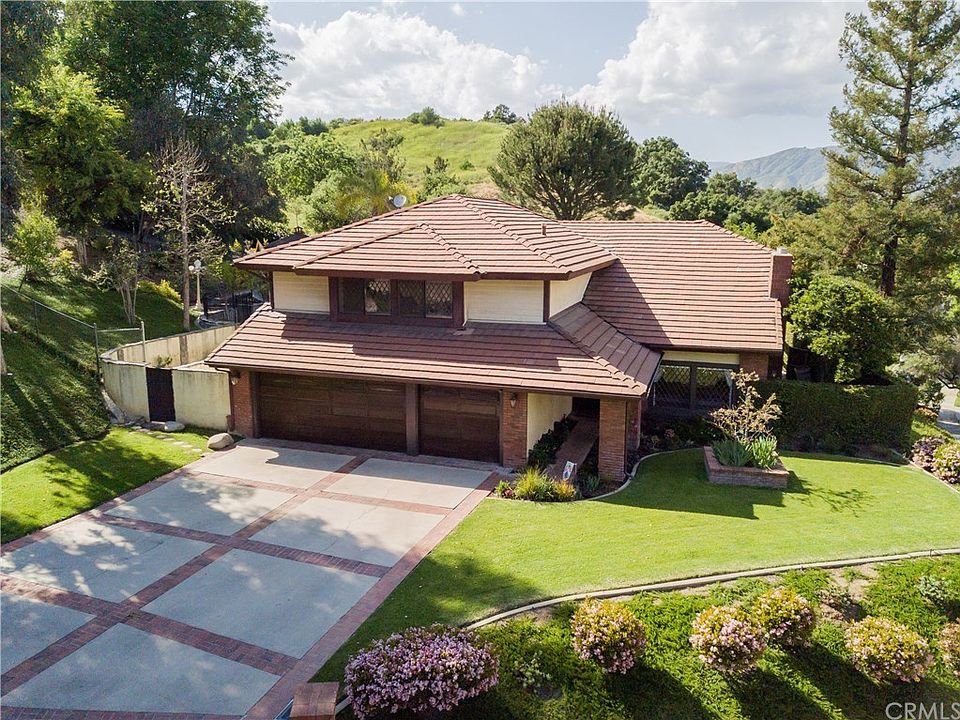 1st image of 911 High Country Dr