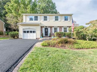 1893 Riggs Rd, South Park, PA 15129