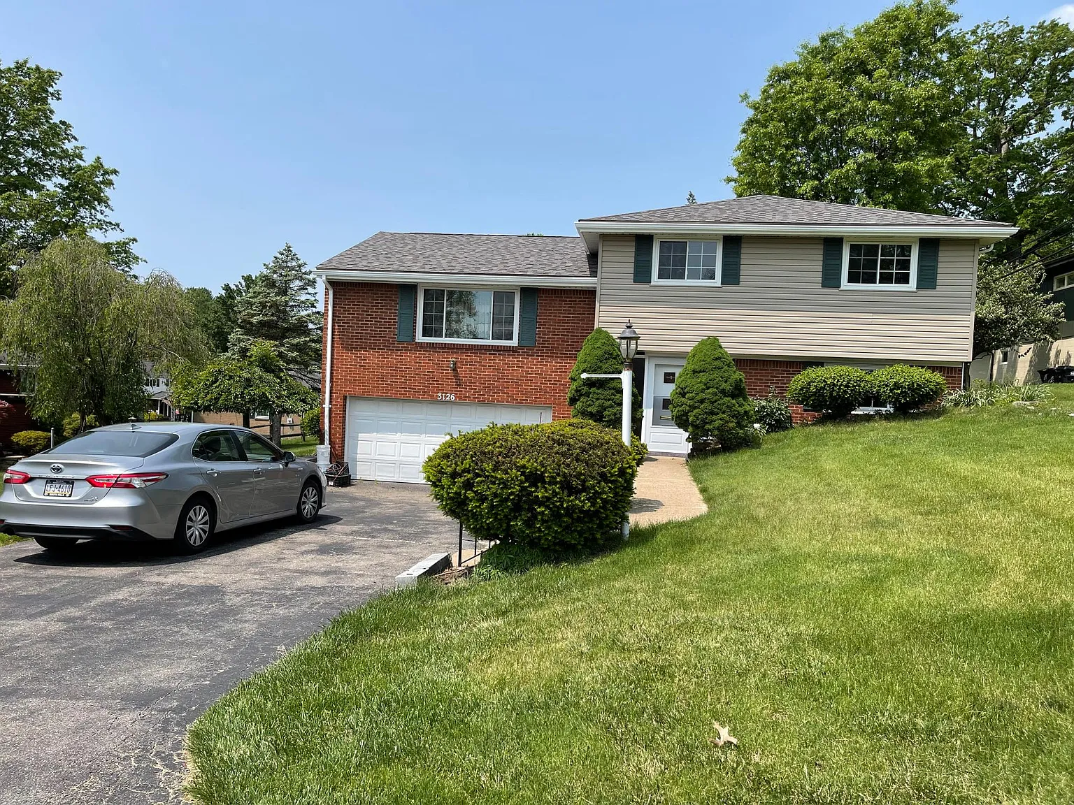 3126 Hillcrest Rd photo 1