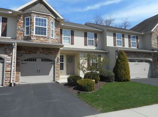 206 Pin Oak Ct, Mechanicsburg, PA 17050