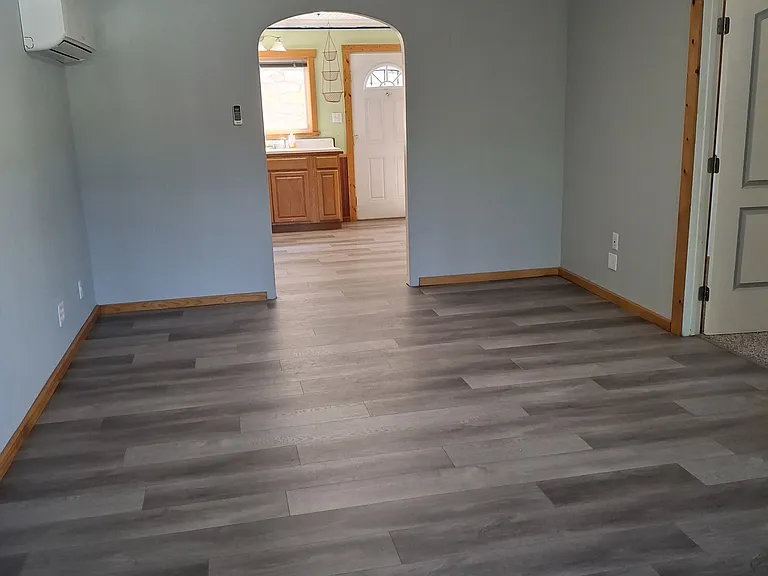 107 N Stewart St — Photo 6